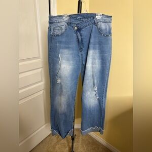 NWOT size XL Distressed cuffed high waist jeans